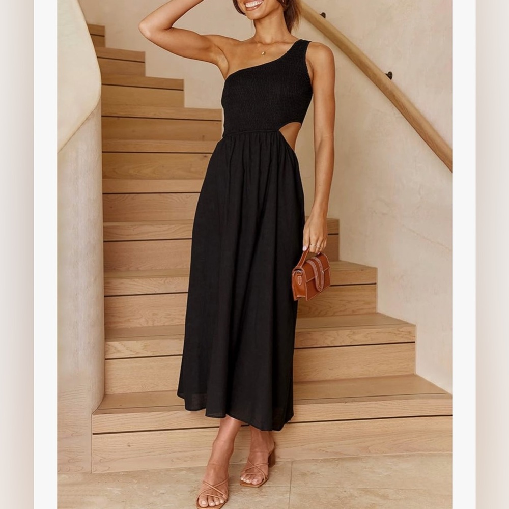 KIRUNDO Sleeveless One Shoulder Smocked Cut-out Maxi Dress in Maroon - Picture 3 of 16